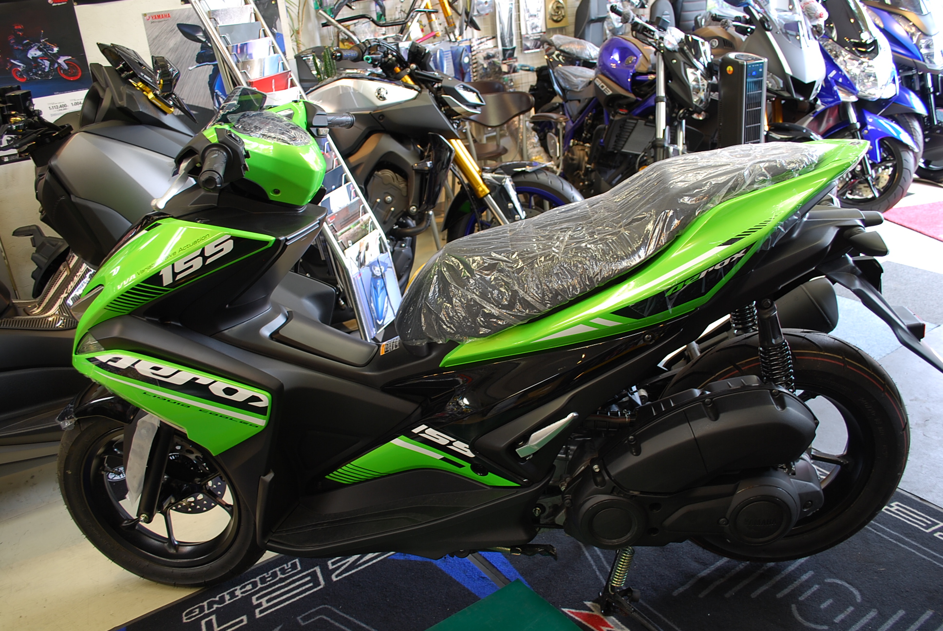 エアロックス　N-MAX　ヨシムラ 012